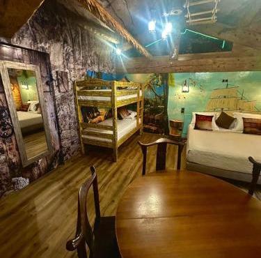 Studio repaire des pirates du Cloitre