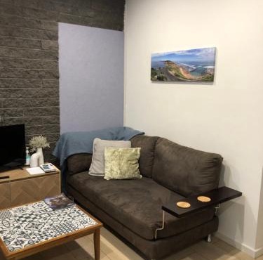 STUDIO RETREAT BY THE BEACH