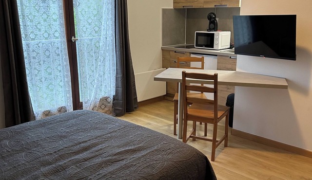 Studio Rez-de-chaussée Morbier Proche Commodités