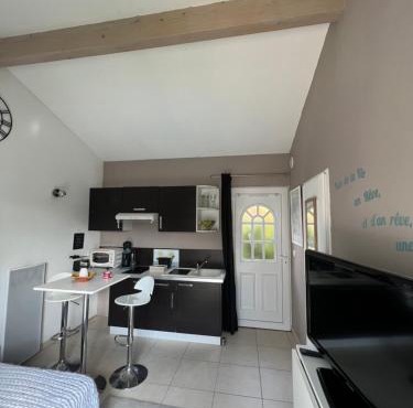 Studio RIQUET indépendant attenant à Villa