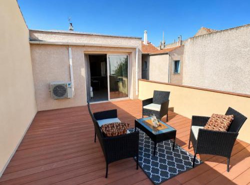 Studio romantique climatisé, terrasse XXL, hyper centre Tarbes, calme