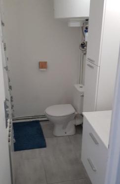 studio scandinave avec un parking privée