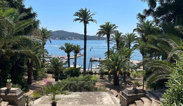 Studio Sea View, Standing Residence with Swimming Pool