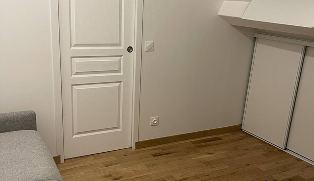 Studio (separate bedroom) refurbished