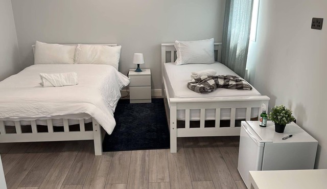 Studio - Sleeps 3 - Pet Friendly