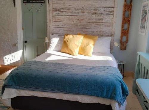 Studio - Sleeps2 - Parking - Private Courtyard
