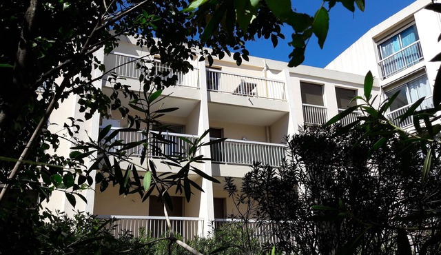 STUDIO SOUTH TERRACE LE MASSILLON ARENES CENTER 2 STARS