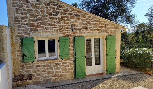 Studio spa jacuzzi private pool access villa in lorgues-83