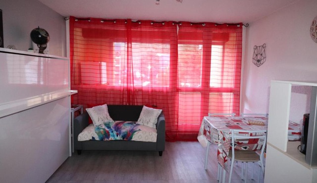 Studio St Lary village-vue montagne.