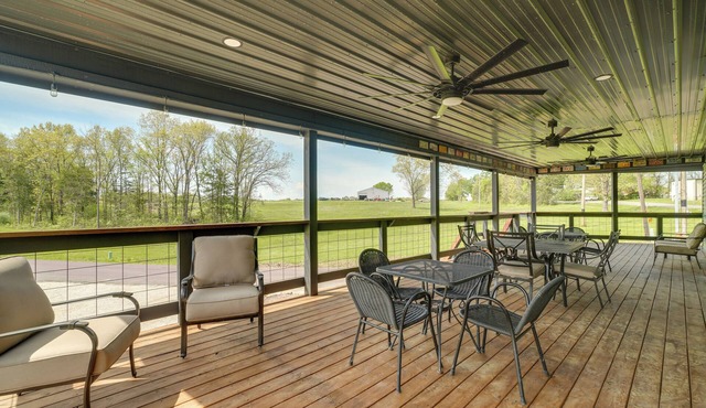 Studio Stay w/Deck in Missouri Wine Country