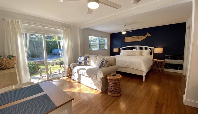 Studio steps from Intracoastal & downtown WPB with bikes