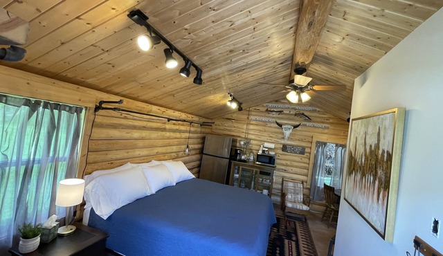 Studio Style Cabin - In the heart of all things outdoors