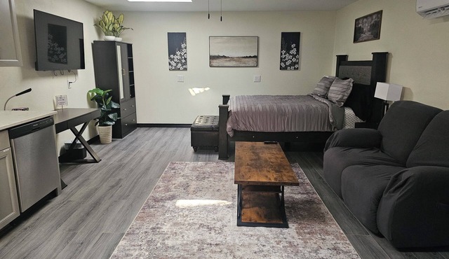 Studio style Private Guesthouse-Wall St/Andrews Hwy