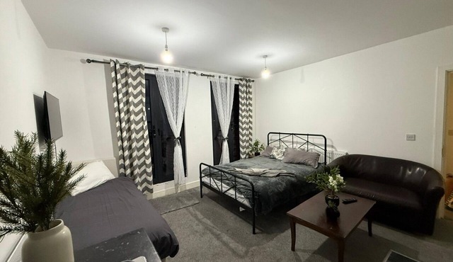 Studio Suit with balcony sleeps 3ppl