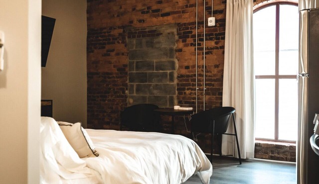 Studio Suite Downtown Elkin Shopping, Entertainment, Restaurants, Vineyards