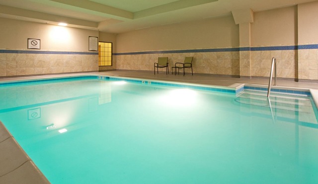 Studio Suite Great for Business Travelers | Shared Indoor Pool + 24h Business Center