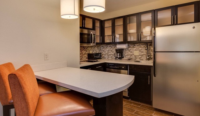 Studio Suite Near ATL | Free Breakfast + 24h Business Center!