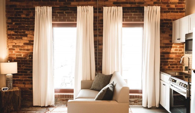 Studio Suite Yadkin Valley Shopping, Entertainment, Restaurants, Vineyards