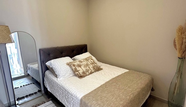 STUDIO swimming pool