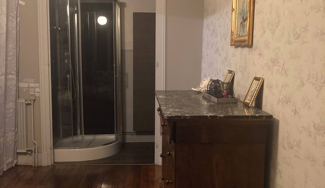 Studio -terrace two minutes from the Ain river and its pebble beach