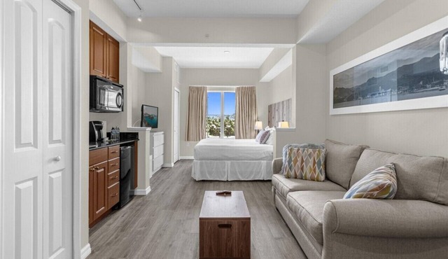 Studio · The point Studio 10 min Universal