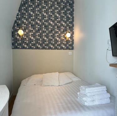 Studio Trocadéro devant le Métro Passy