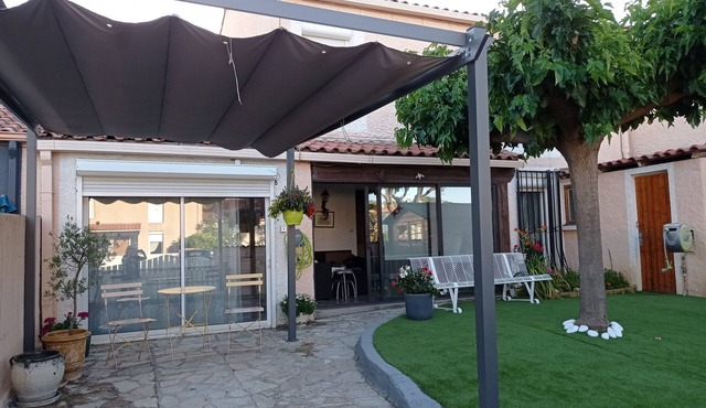 Studio Vacances ete Attenant Villa