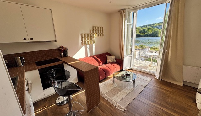 Studio Vernon/Giverny with view