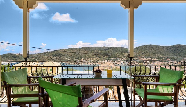 Studio 'Veronis 1' with Sea View, Shared Pool & Wi-Fi