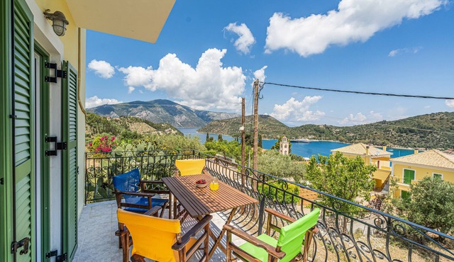 Studio 'Veronis 3' with Sea View, Shared Pool & Wi-Fi