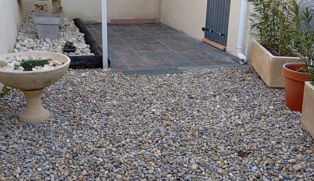 Studio "Villa Loriol du Comtat" with Shared Pool and Private Terrace