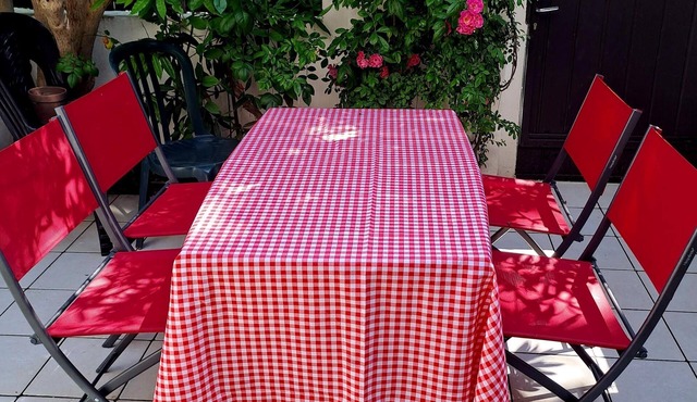Studio "villa" la Motte du Couchant - 100 m south beach - private parking.