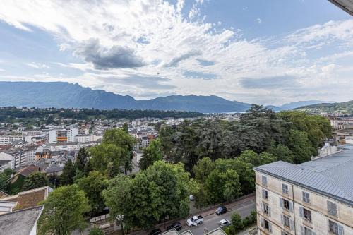 Studio vue lac Dent du Chat piscine proche Thermes