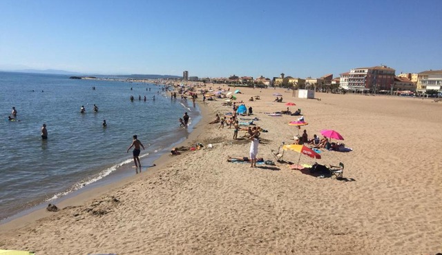 STUDIO VUE PORT ET MER