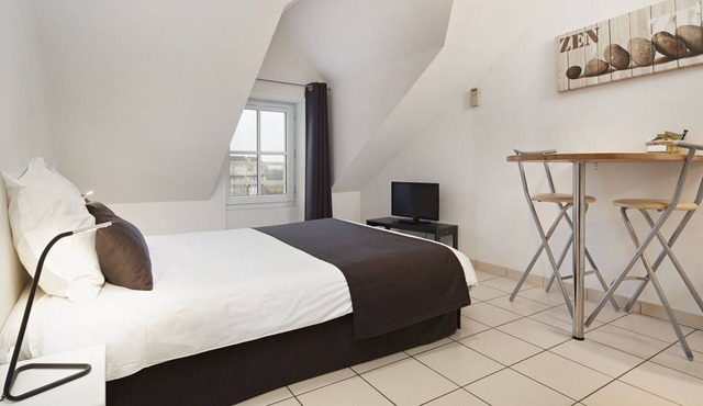 Studio Vue sur Château