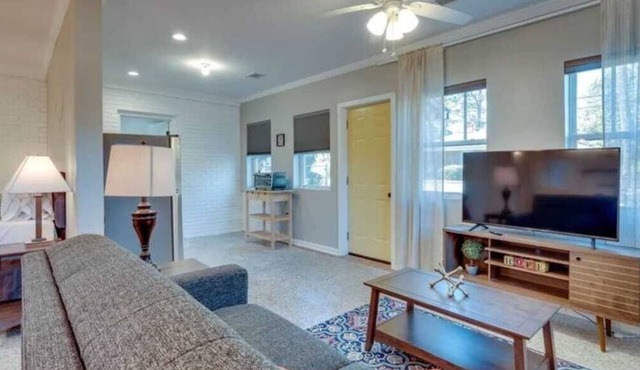 Studio w/Gazebo-Swanky Savannah Style