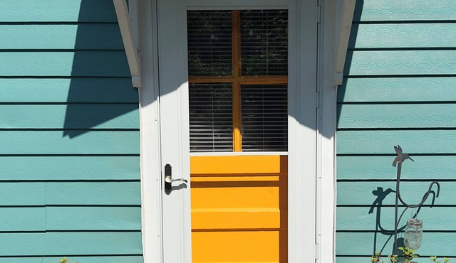 Studio w/Kitchen & Hi-Speed WiFi in Beverly Hills Close to Hospitals for work!