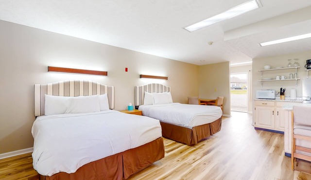 Studio W Patio, Close to Lake, Fitness room, Games