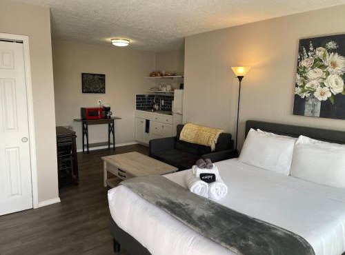 Studio wbalcony-Nob Hill, UNMH, Pres Hosp