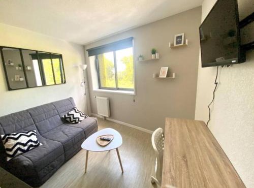 Studio WIFI TÉLÉ parking privé ,ENTREE AUTONOME