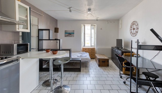 Studio with Wi-Fi and Air Conditioning