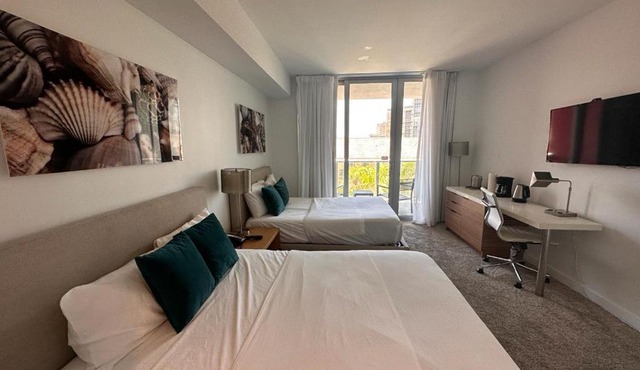 Studio with 2 Full Beds, Perfect Beach Location