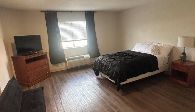 Studio with AC, fitness room, WiFi in Houston