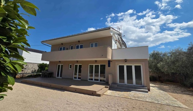 Studio with air conditioning