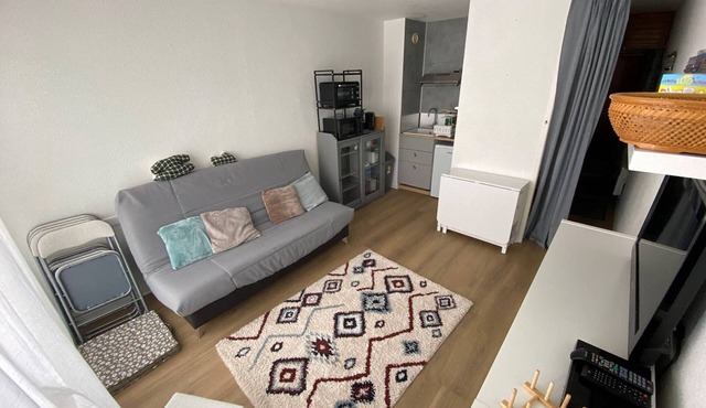 Studio with balcony, free parking, near slopes