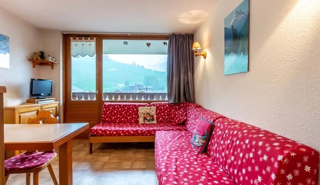 Studio with balcony, pets allowed, near slopes and shops