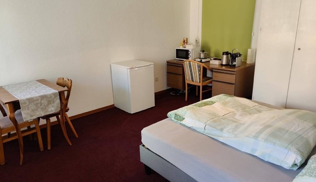 Studio with bathroom and kitchenette