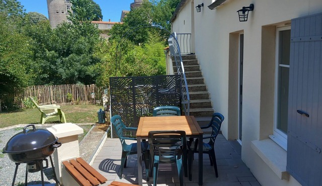 Studio with castle view, 20 minutes from the beach