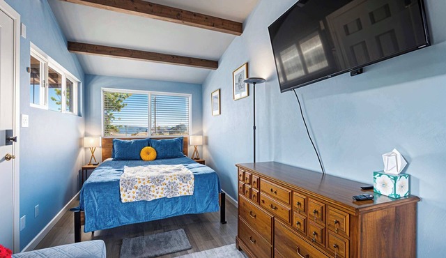 Studio with covered deck and Birch Bay View