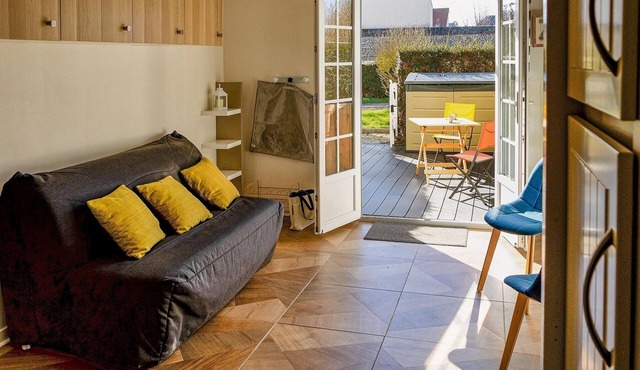 Studio with private parking, 'Coté Cour', in the center of Courseulles sur mer